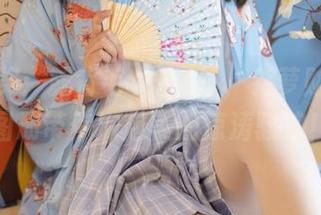 体彩开奖：露背毛衣+黑丝，森萝财团高清图册带你掀起美的惊涛骇浪！