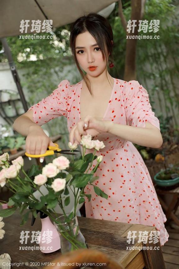 模范学院-SiByl李思宁 模范学院 - SiByl李思宁的甜心图包,下载瞬间开启了我对甜食的渴望?
