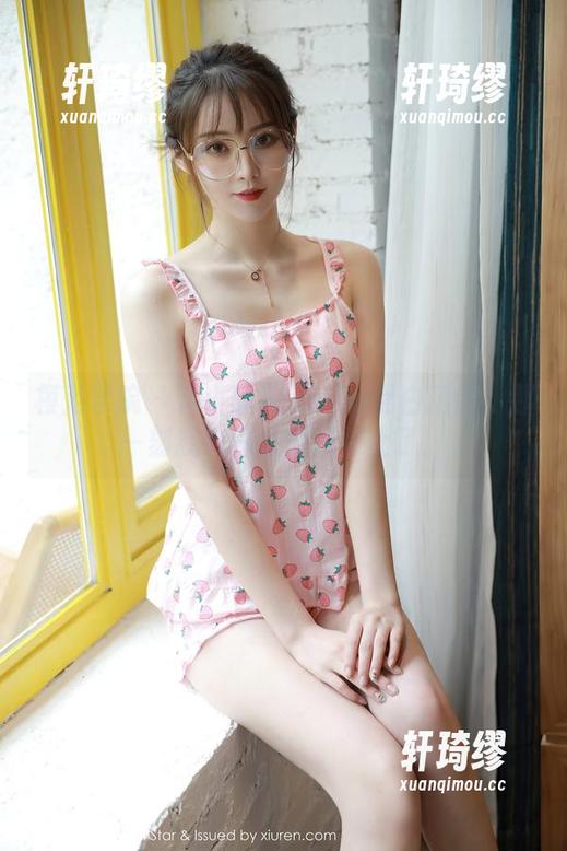 模范学院-蒋小静Jessica 模范学院 - 蒋小静Jessica黑白精选:那一刻我好像被时间停止了。