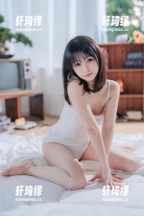 樱井宁宁的奇幻小熊猫：原图与写真集的碰撞