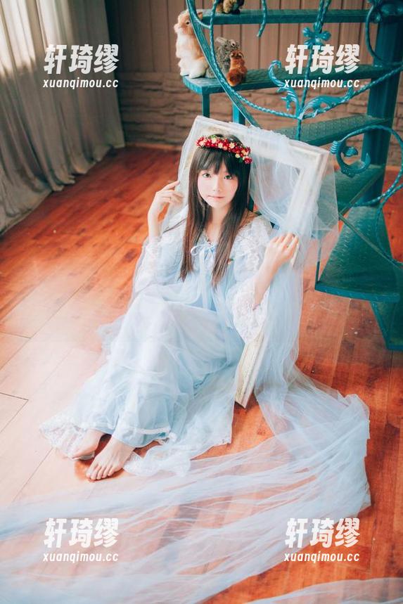 樱群带你看校服写真：从地板看校服，从窗外看年轻，被青春搞得一头雾水！