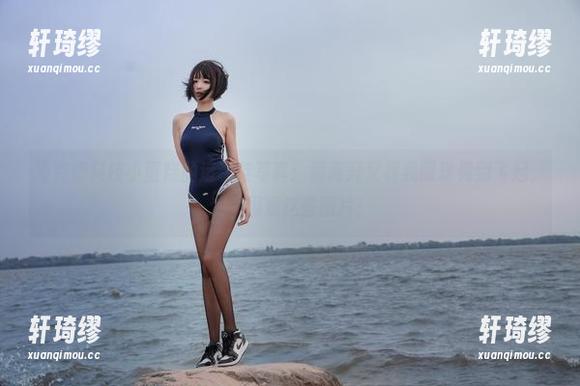 海克斯科技小蛋糕的运动鞋写真：那高开叉将我眼珠晃到飞起，速来围观这些图片！