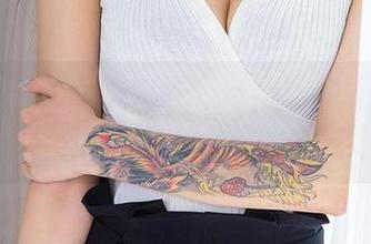 爱尤物 – 月音瞳的皮衣合集：我发誓，她穿着这衣服的气场比我拖地还狠。
