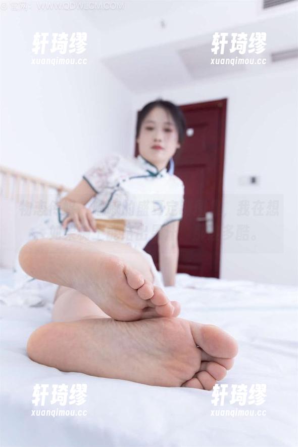 物恋传媒 - 嘟嘟的盛夏定制图集，我在想，如果树上能结出果汁，那该多酷。