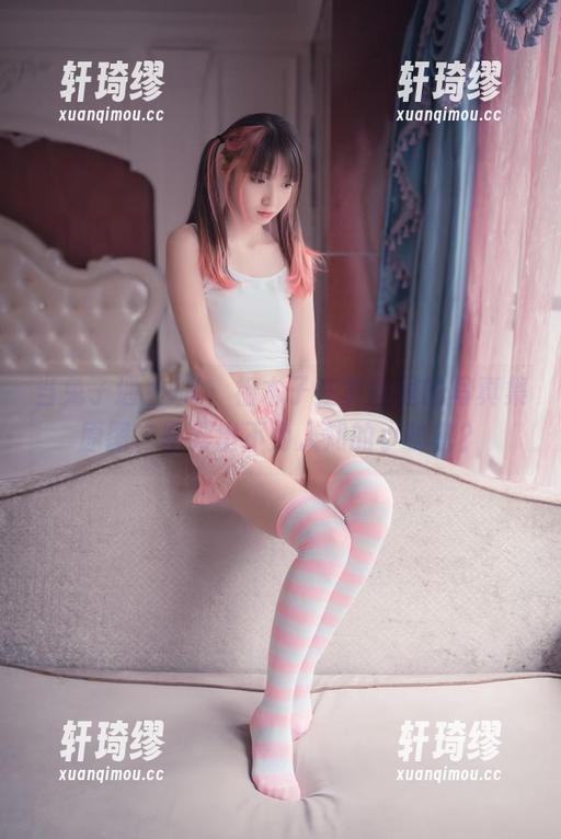 当兔子遇上JK，祖木子在黄昏里的写真集原图，暴露出不为人知的小秘密？