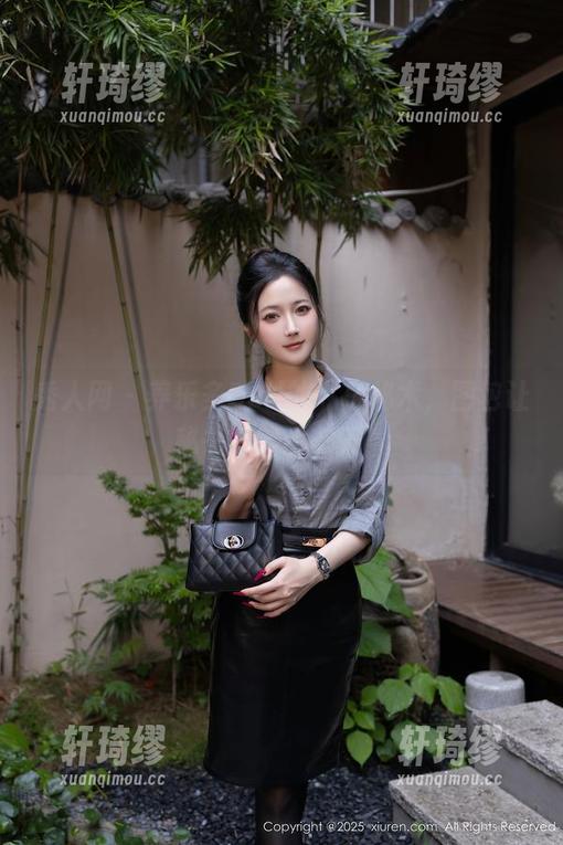 秀人网 - 养乐多Doll的私房秘术，图包让秘书也能萌翻天！