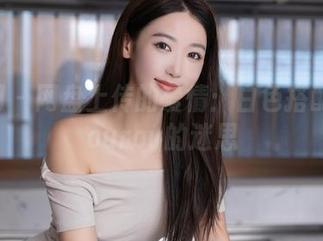 秀人网 – 网盘上传的爱情：白色搭配媃柔rourou的迷思