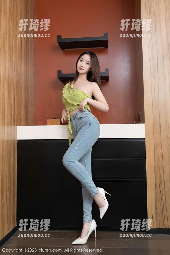 秀人网 - 恩一的甜心照片合集，咳，那种“我只是路过”的自信，让我不自觉停下脚步。