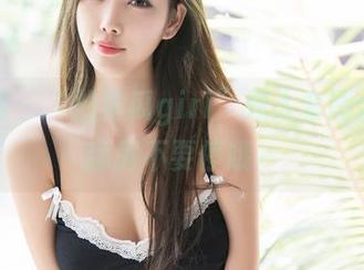 秀人网 – “拍黄瓜girl”双人套图合集，舔屏不要停哦～