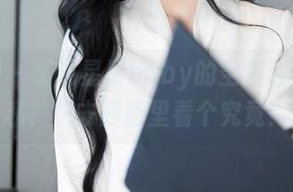 秀人网 – 听说星星baby的空姐写真不藏私？快去网盘里看个究竟！