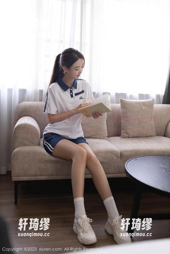 秀人网 - 是小逗逗的白丝，高清画质让你过目不忘，资源不多，赶紧收藏吧！
