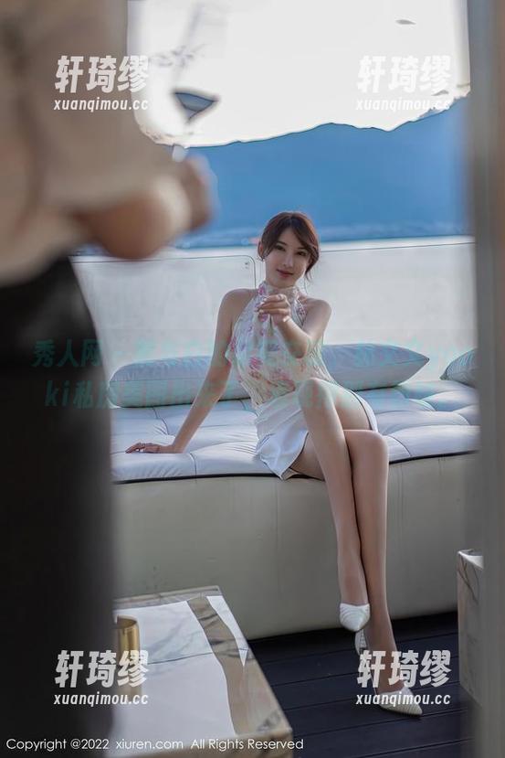 秀人网-林文文yooki 秀人网 - 黑与白的默契交锋,林文文yooki私房美图出来了,表现得别有韵味。