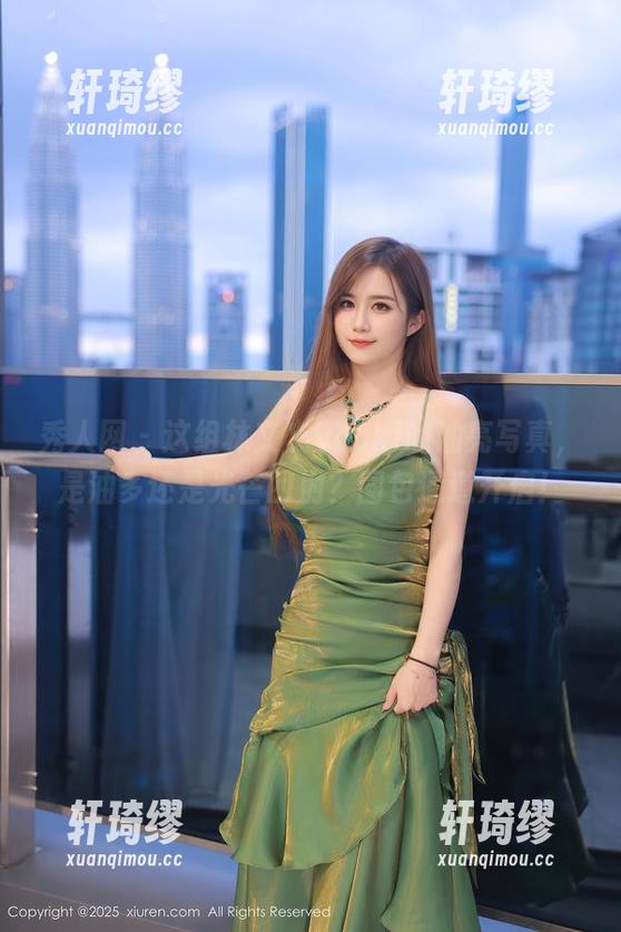 秀人网 - 这组林文文yooki的油亮写真，是油多还是光芒四射？图包通道开启！