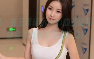 秀人网 – 在王馨瑶yanni的圣诞写真中，你会发现壁纸的新玩法！