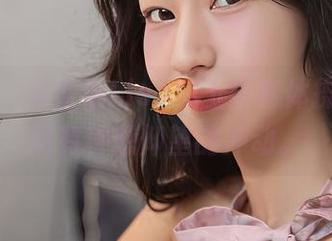 秀人网 – 当雪瑞Lisa穿上全套体操服，瞬间有种想仰望的冲动。