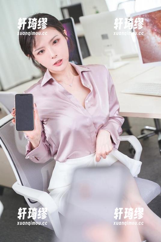 制服盛典，秋和柯基来发放免费图包，大家速来！