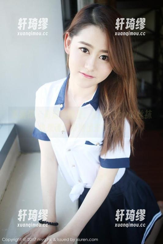 美媛馆 - 高清美图里，夏瑶baby的丝袜也想请你带她出去散步！