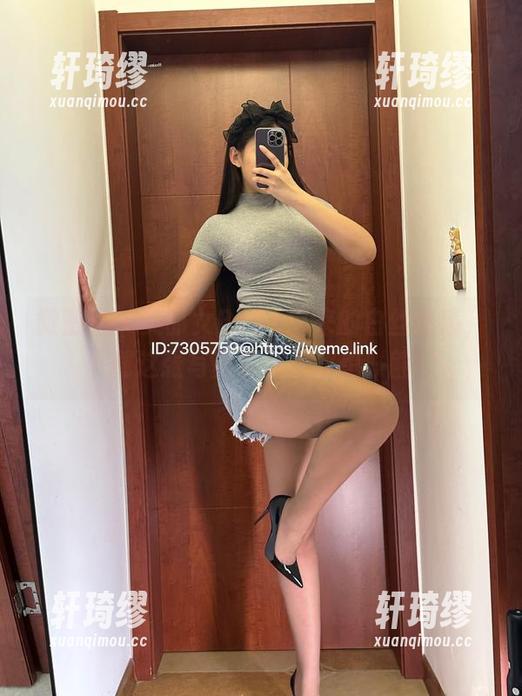 微密圈 - 美邵女Baby带来的白丝诱惑，下载这张写真，让人浮想联翩！
