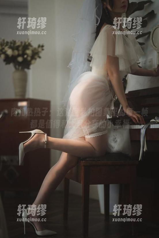 肉扣热热子 肉扣热热子:这浴室私拍图集里的每一帧都是值得和大家分享的小幸福