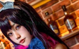 松弛又自然，芊川一笑MNK的白裙在无圣光下好好看！