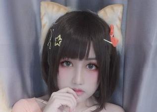 芊川一笑MNK，若隐若现的套装，高清每一寸都耐看