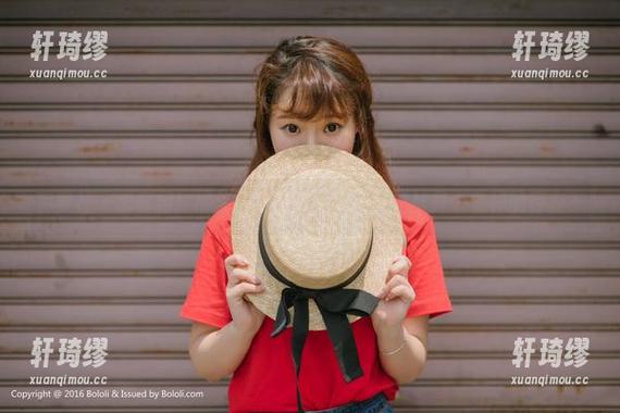 菠萝社 - 求真相！柳侑绮免费写真中这裤里丝是个怎样的存在？