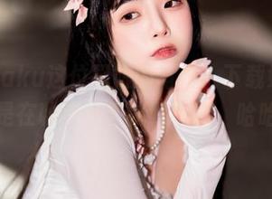 落落Raku这位厨娘的写真，下载好像更像是在收集厨艺秘籍一样，哈哈！