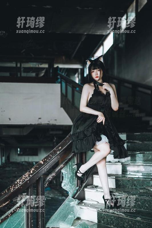 原图出炉！落落Raku丝袜写真，感觉这画面可以直接放进博物馆，或者说丝...袜...古物馆？