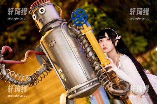 落落Raku的眼镜，看完保证你“视”野大开，作品免费送你！