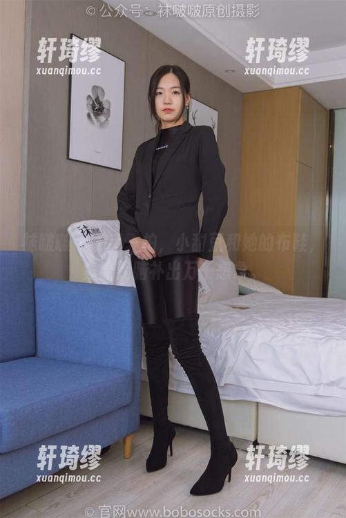 袜啵啵-小甜豆 袜啵啵 - 随手一拍,小甜豆和她的布鞋,竟让我脑补出万千想象。