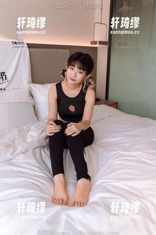 袜啵啵-瑶瑶 袜啵啵 - 瑶瑶的白裙,随意扔在手机里都能变成美图壁纸,试试吧!