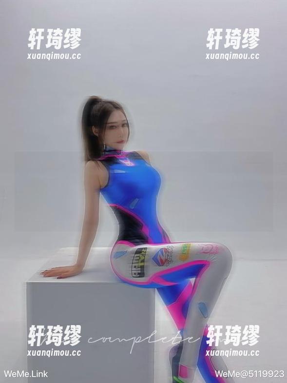 微密圈 - 一边翻超辣的林一的在线图集，一边默默羡慕这“女王”气场，感觉自己快成了她的小跟班了。