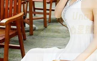 青豆客 – 这套高跟鞋套图，Una尤娜陷入了鞋子和拍照的双重诱惑，心里别提多复杂了。